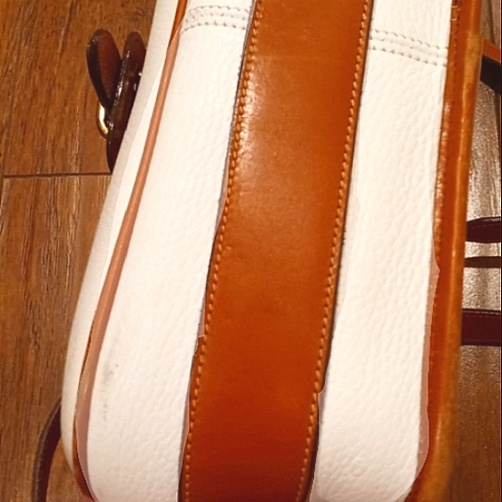 Dooney & Bourke Classic White Pebble Leather Shoulder Bag Pre-owned - Picture 9 of 15